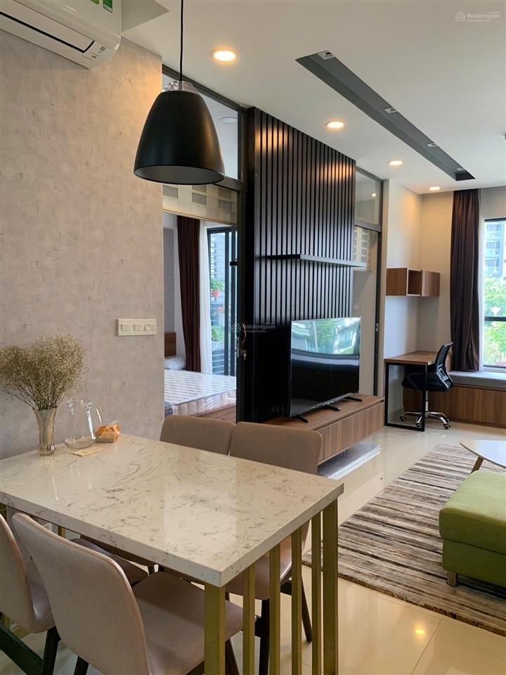 Cho thuê căn hộ 1pn ngắn hạn airbnb emerald celadon city aeon mall tân phú giá theo ngày