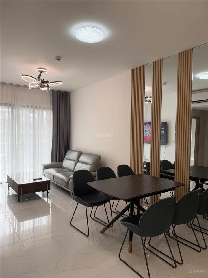 Cho thuê căn hộ dịch vụ 2pn 2wc diamond alnata celadon city, gần sân bay