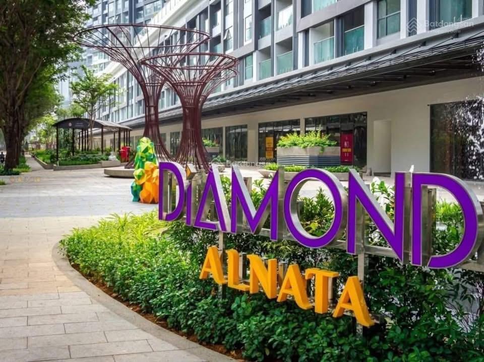 Cho thuê căn hộ dịch vụ 2pn 2wc diamond alnata celadon city, gần sân bay