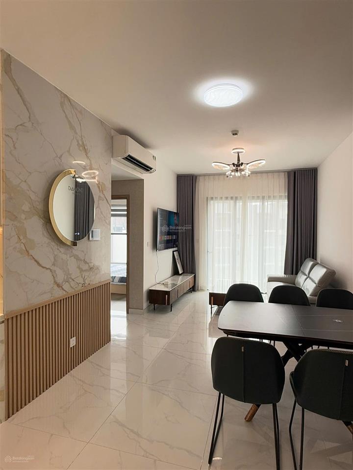 Cho thuê căn hộ dịch vụ 2pn 2wc diamond alnata celadon city, gần sân bay