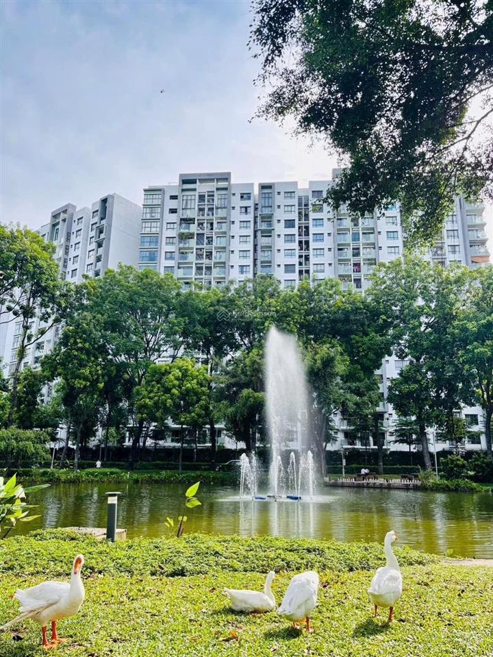 Căn hộ dịch vụ emerald  celadon city, gần sân bay tân sơn nhất, aeon mall tân phú