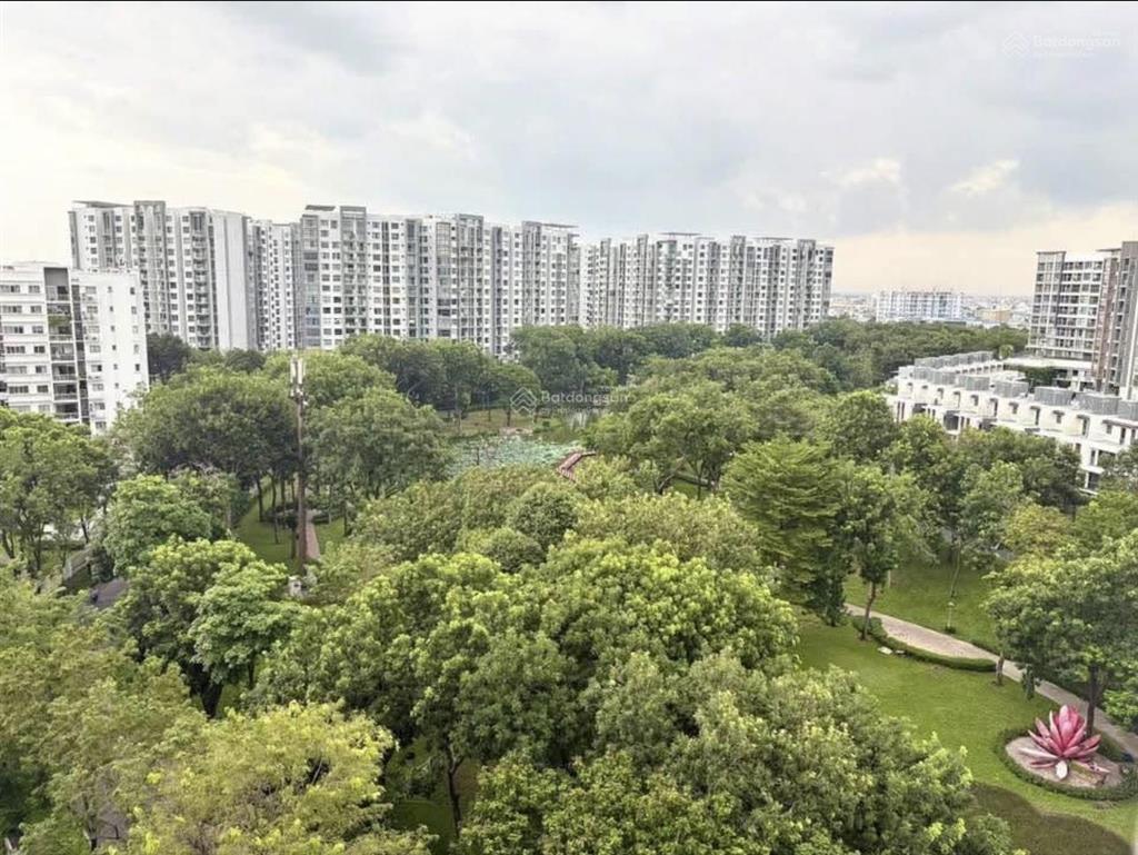Căn hộ dịch vụ emerald  celadon city, gần sân bay tân sơn nhất, aeon mall tân phú