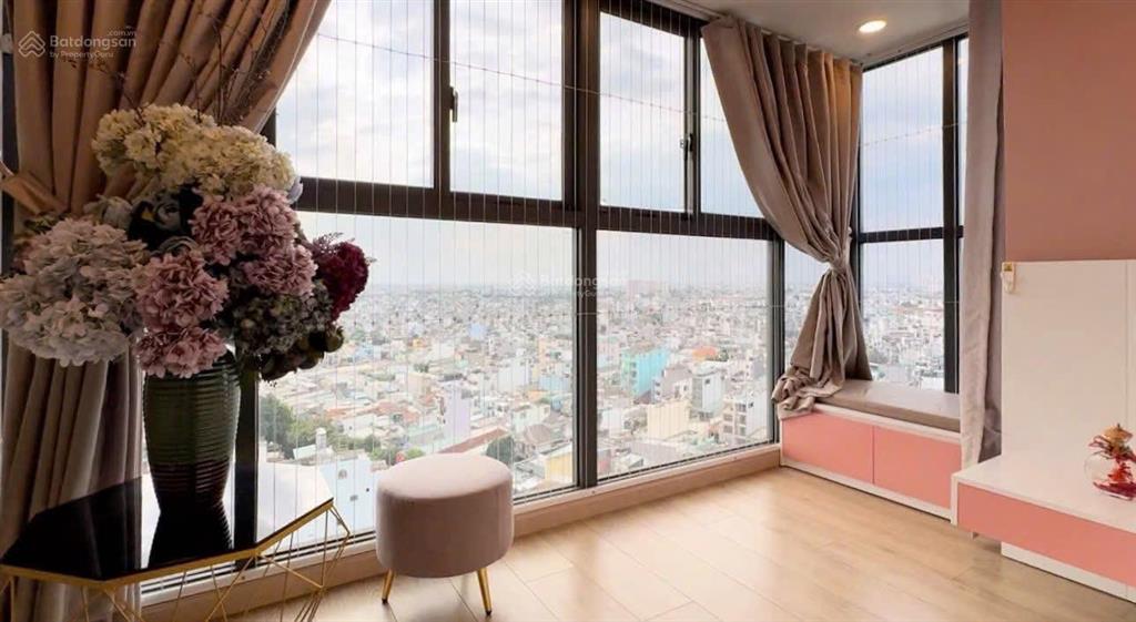 Căn hộ dịch vụ ngắn hạn, 03 phòng ngủ 2wc emerald celadon city, gần sân bay tsn