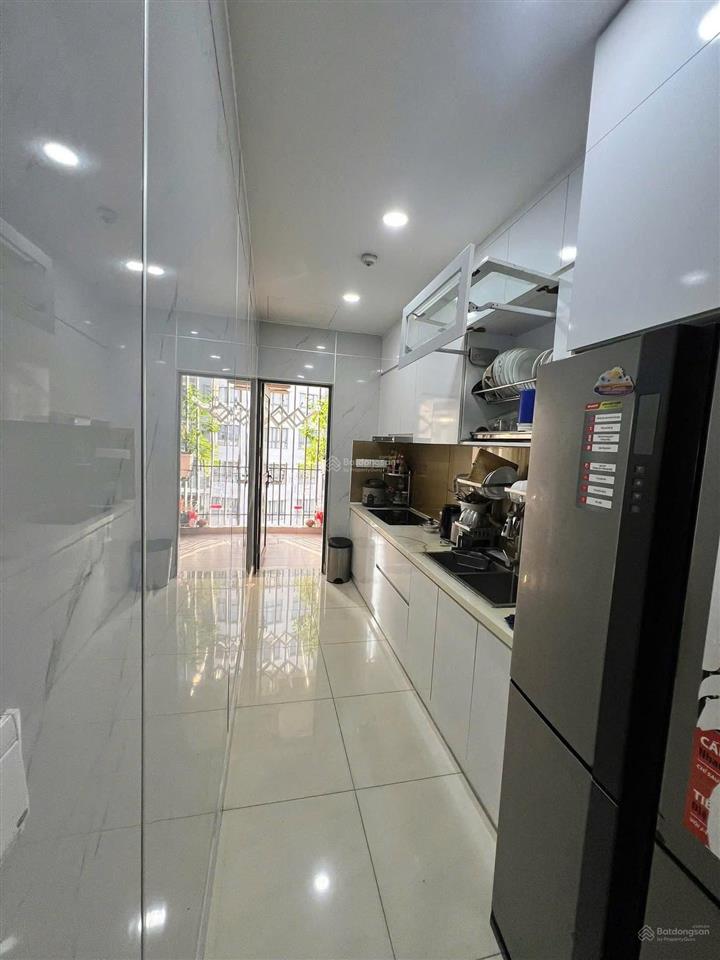 Căn hộ dịch vụ đầy đủ tiện nghi, gần sân bay, aeon mall tân phú, ở ổn định.
