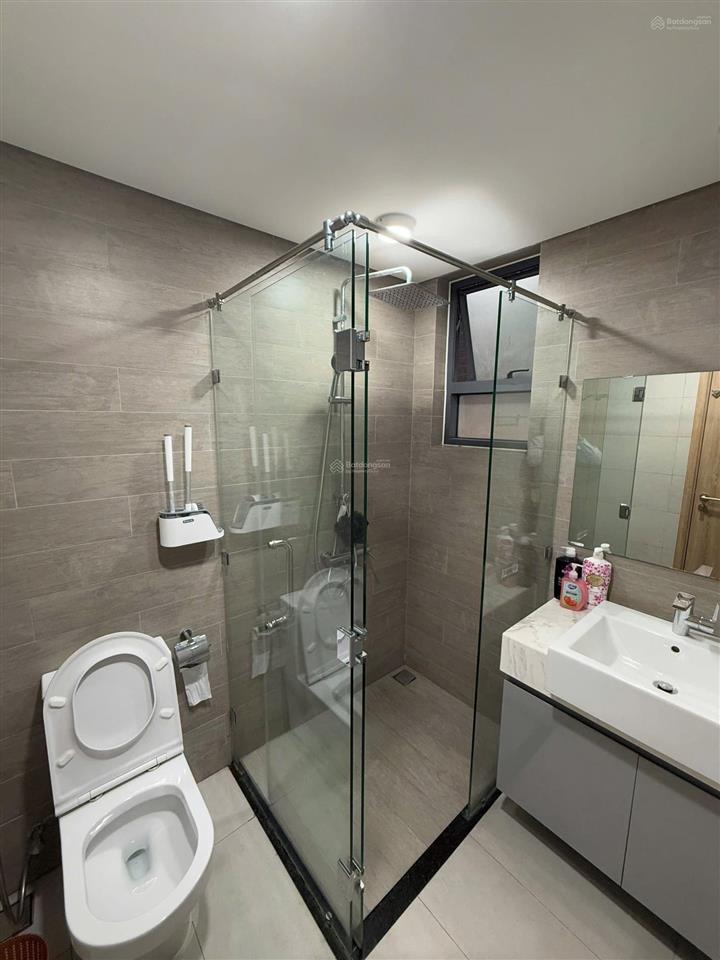 Cho thuê căn hộ dịch vụ 2pn 2wc diamond alnata celadon city
