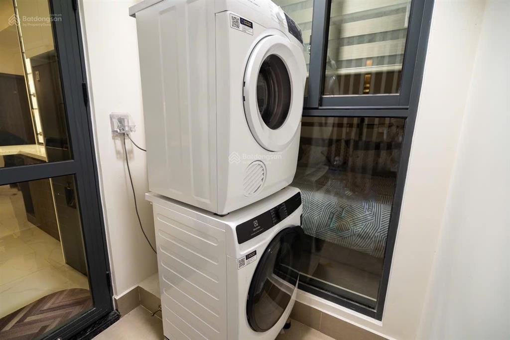 Căn hộ dịch vụ 2pn2wc diamond centery đầy đủ tiện nghi gần sân bay và aeon mall, celadon city