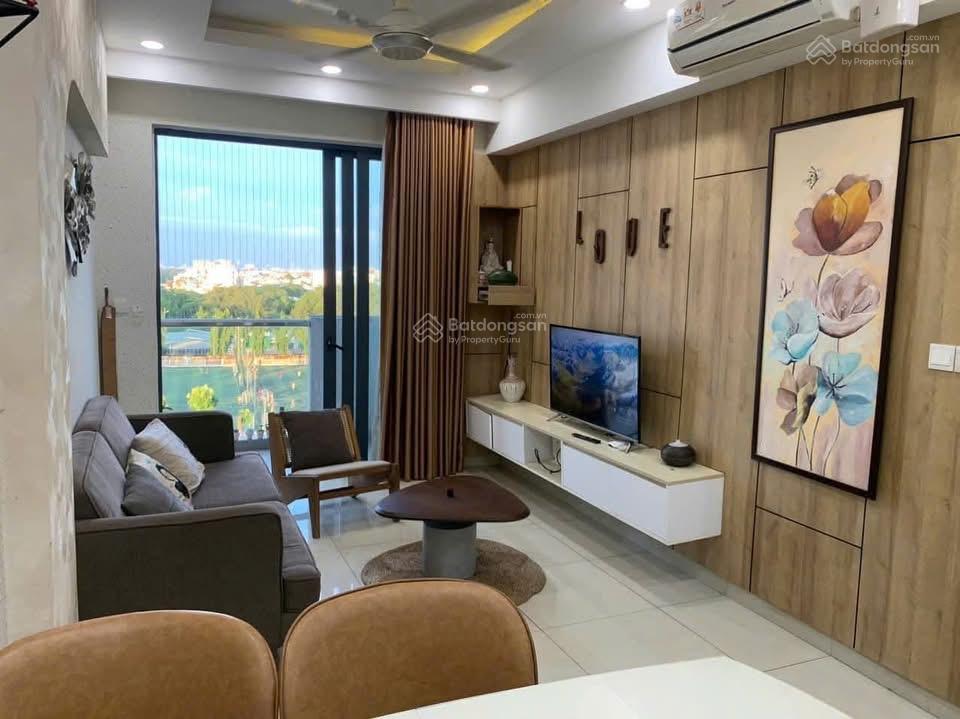 Chính chủ cho thuê căn hộ dịch vụ 2pn2w, emerald celadon city