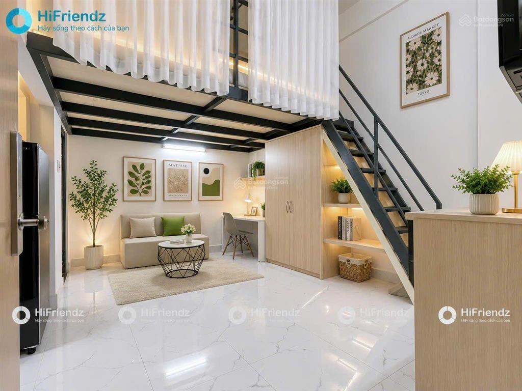 Phòng duplex ban công, có thang máy ở được 4 người 4 xe  gần ngay đh văn lang cs3