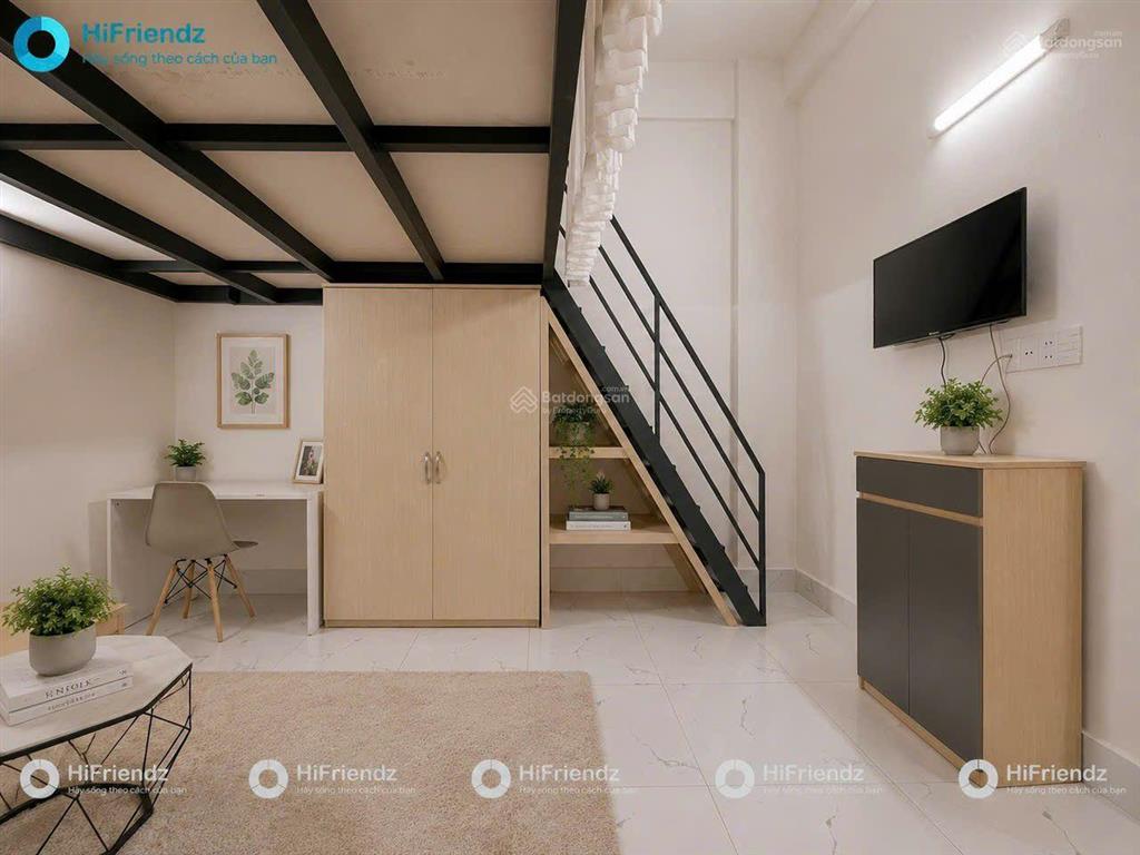 Phòng duplex ban công, có thang máy ở được 4 người 4 xe  gần ngay đh văn lang cs3