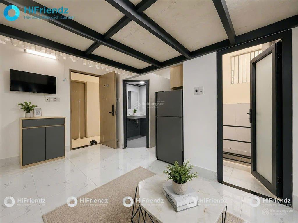 Phòng duplex ban công, có thang máy ở được 4 người 4 xe  gần ngay đh văn lang cs3