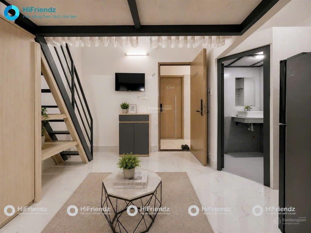 Phòng duplex ban công, có thang máy ở được 4 người 4 xe  gần ngay đh văn lang cs3