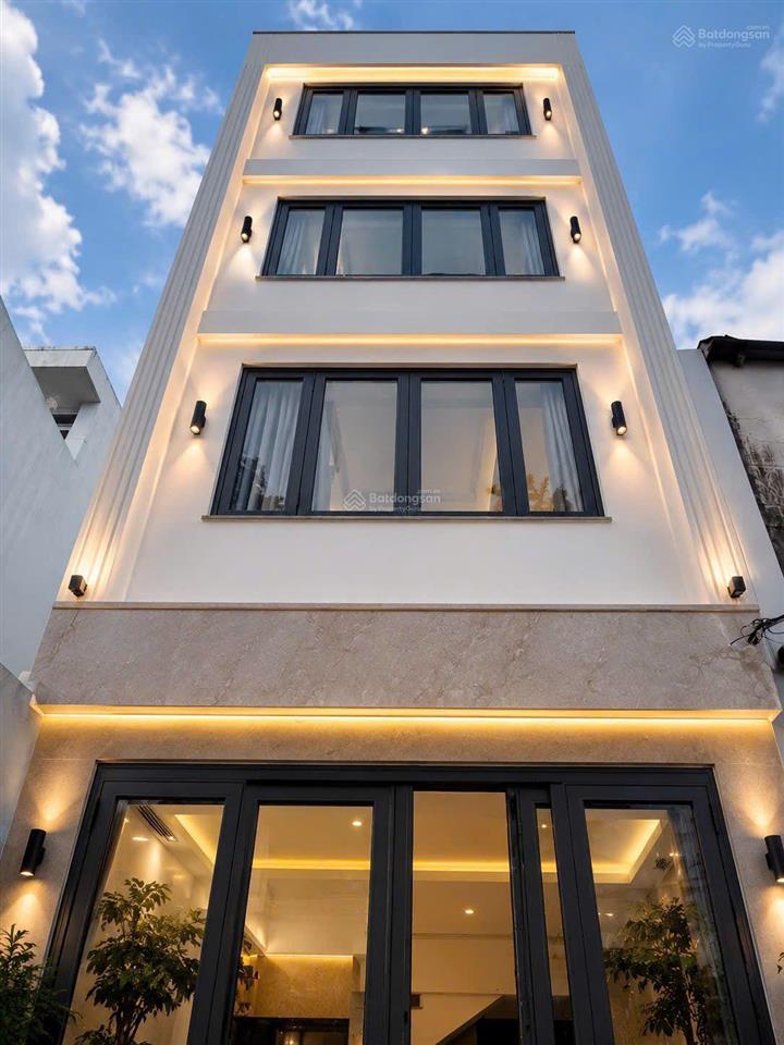 Cho thuê căn hộ studio cửa sổ trời full nội thất, có thang máy  ngay chợ bà chiểu