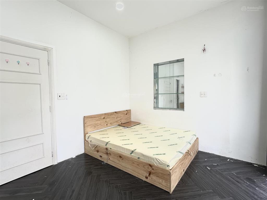 Cho thuê căn hộ bancol/cửa sổ| gần bờ kè trường sa, có view cây xanh, cho nuôi pet, hẻm xe hơi