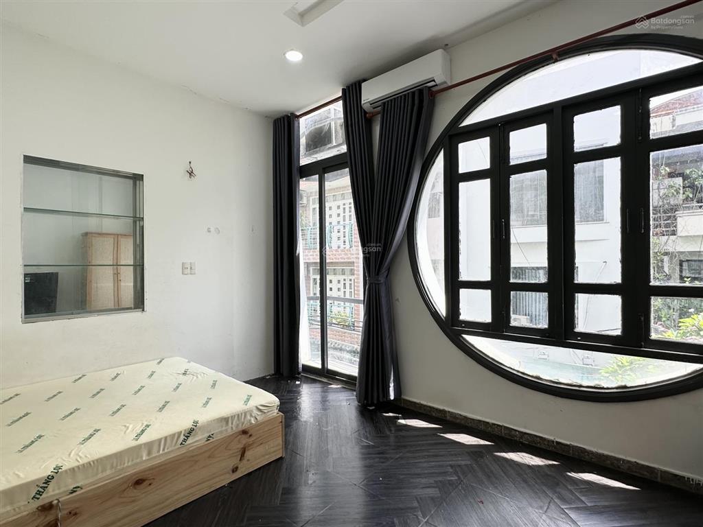 Cho thuê căn hộ bancol/cửa sổ| gần bờ kè trường sa, có view cây xanh, cho nuôi pet, hẻm xe hơi
