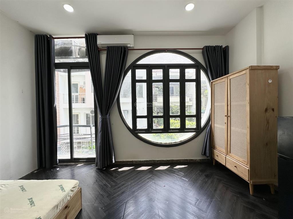 Cho thuê căn hộ bancol/cửa sổ| gần bờ kè trường sa, có view cây xanh, cho nuôi pet, hẻm xe hơi