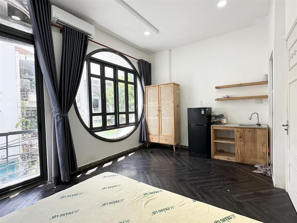 Cho thuê căn hộ bancol/cửa sổ| gần bờ kè trường sa, có view cây xanh, cho nuôi pet, hẻm xe hơi