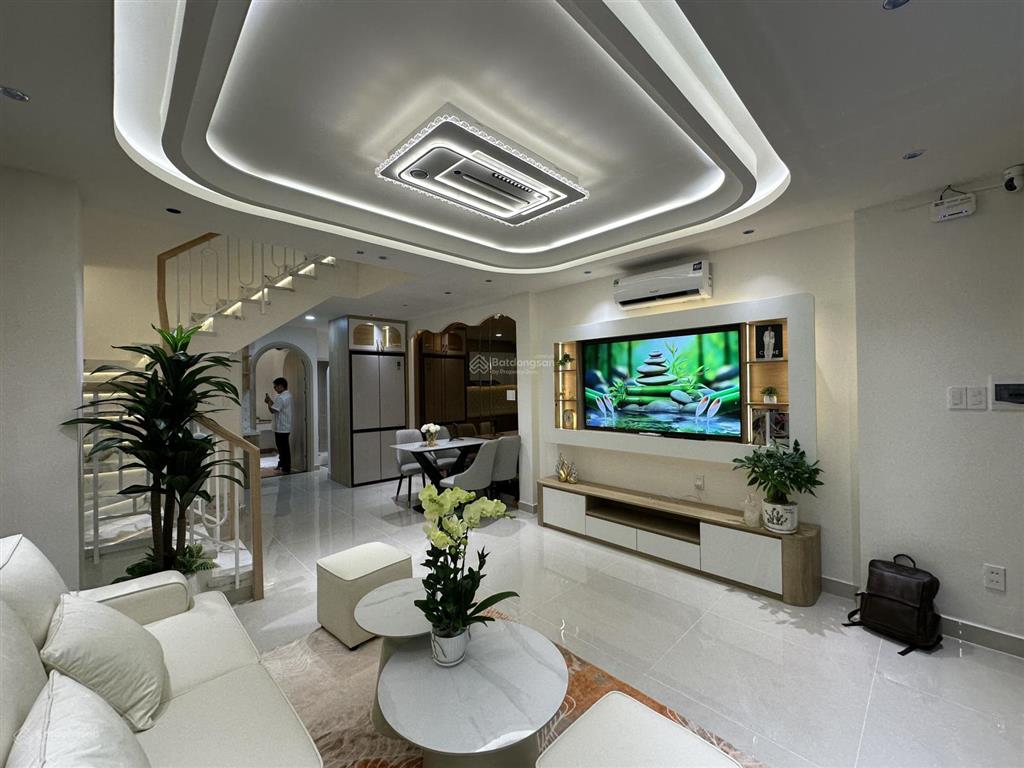 Bán nhà đẹp có gu,đường trần văn quang tân bình,50m2,4pn4wc, hẻm xe hơi,sổ hồng riêng, alo xem lun