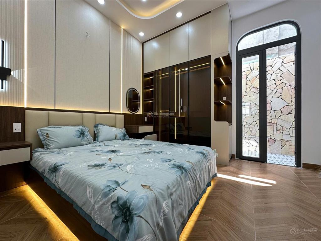 Đường khuông việt 66m2(4,3 x 16.5) gần đầm sen, thuận tiện qua q10, 3pn, 4wc, xe hơi đổ cửa full nt