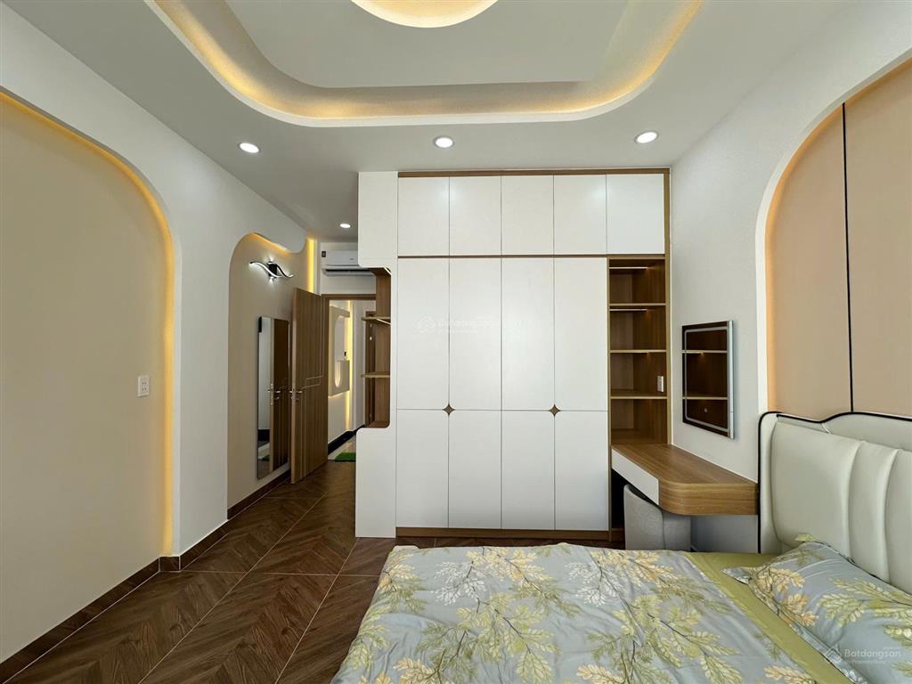 Đường khuông việt 66m2(4,3 x 16.5) gần đầm sen, thuận tiện qua q10, 3pn, 4wc, xe hơi đổ cửa full nt