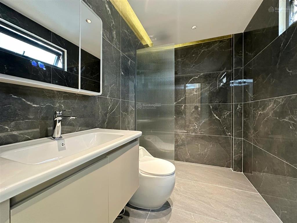 Đường khuông việt 66m2(4,3 x 16.5) gần đầm sen, thuận tiện qua q10, 3pn, 4wc, xe hơi đổ cửa full nt