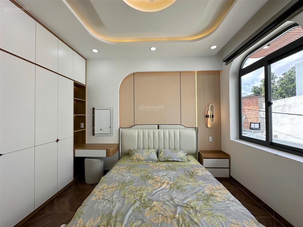 Đường khuông việt 66m2(4,3 x 16.5) gần đầm sen, thuận tiện qua q10, 3pn, 4wc, xe hơi đổ cửa full nt