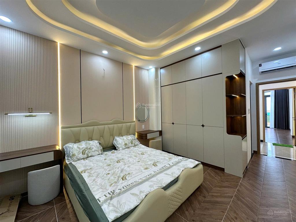 Đường khuông việt 66m2(4,3 x 16.5) gần đầm sen, thuận tiện qua q10, 3pn, 4wc, xe hơi đổ cửa full nt