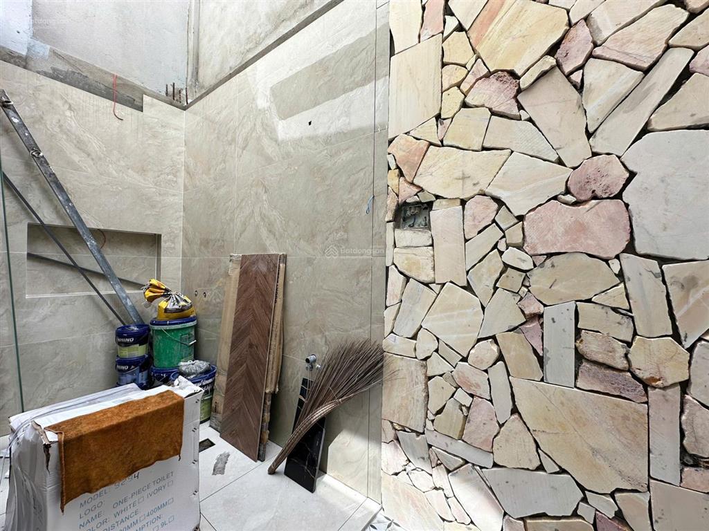 Đường khuông việt 66m2(4,3 x 16.5) gần đầm sen, thuận tiện qua q10, 3pn, 4wc, xe hơi đổ cửa full nt