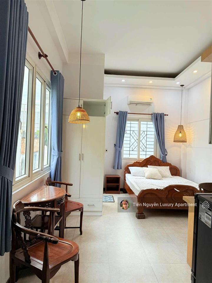 Căn hộ studio ban công, cửa sổ lớn thoáng mát, ngay nhà thờ, chợ tân định, công viên lê văn tám