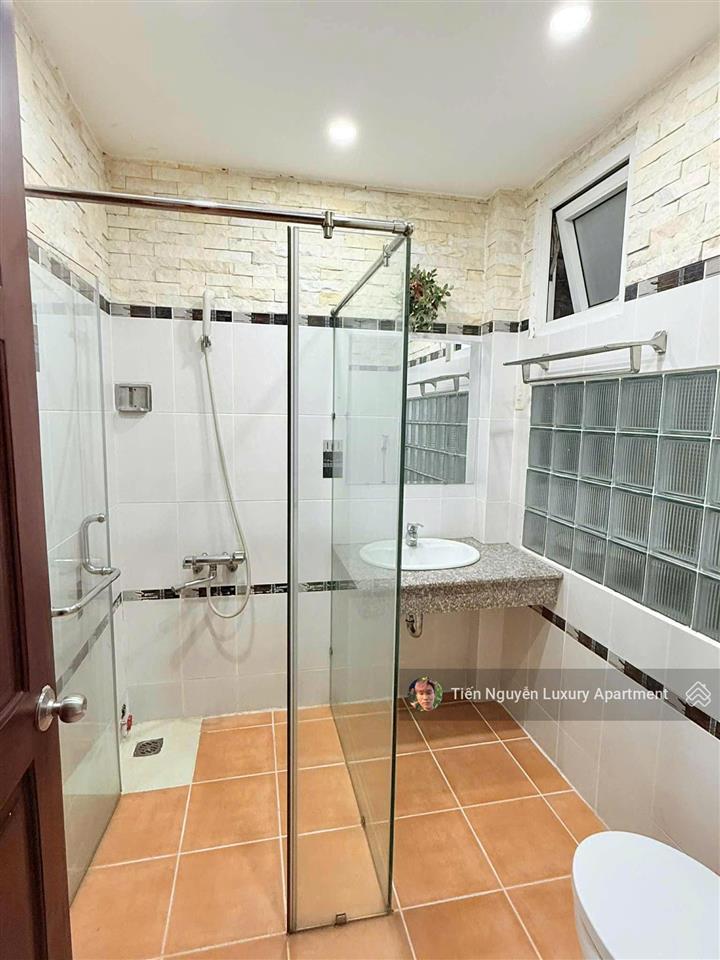 Căn hộ studio ban công, cửa sổ lớn thoáng mát, ngay nhà thờ, chợ tân định, công viên lê văn tám