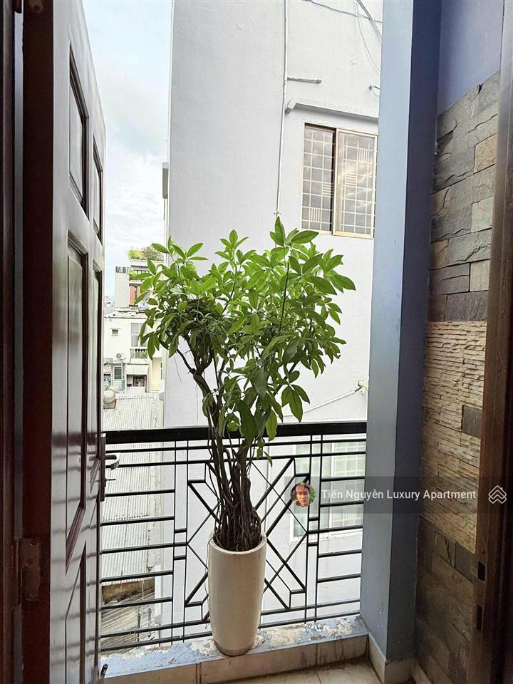 Căn hộ studio ban công, cửa sổ lớn thoáng mát, ngay nhà thờ, chợ tân định, công viên lê văn tám