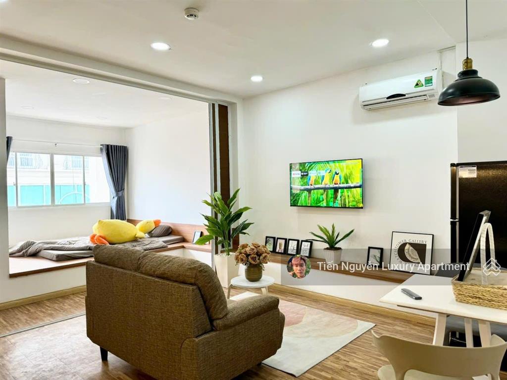 Căn hộ 1 phòng ngủ 40m2 ngay chợ tân định  gần đh ueh  công viên lê văn tám, tân định, quận 1