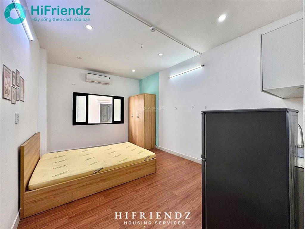 Phòng cho thuê rộng hơn 25m2  mặt tiền đường lớn  full nội thất