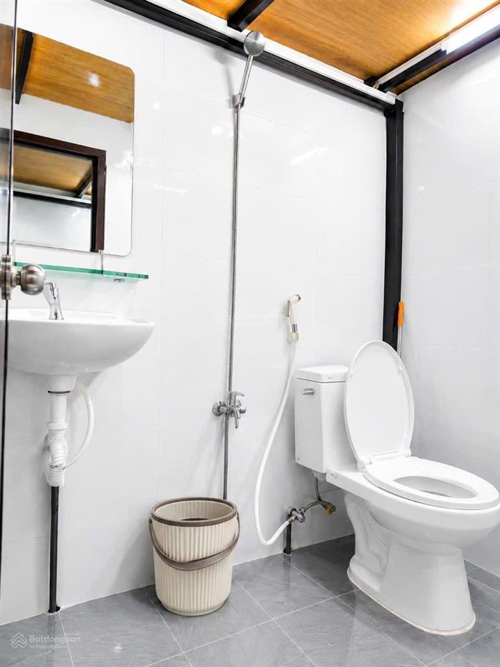 Phòng gác full nội thất  thang máy  gần ngay đại học kinh tế ueh cho sinh viên 2k8