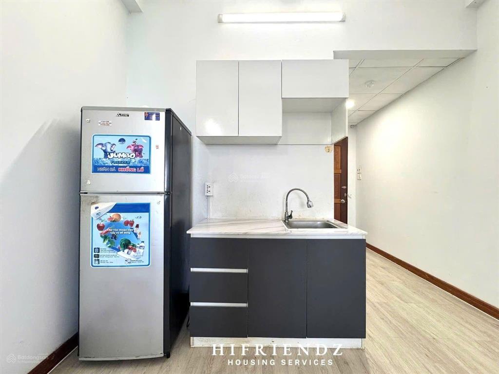 Chung cư mini hơn 100p  có bảo vệ, mặt tiền đường lớn  ở được 34 bạn sinh viên