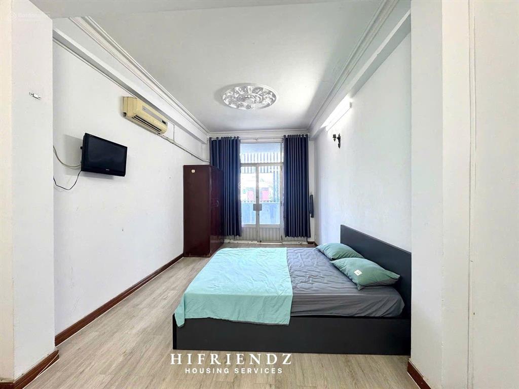 Chung cư mini hơn 100p  có bảo vệ, mặt tiền đường lớn  ở được 34 bạn sinh viên