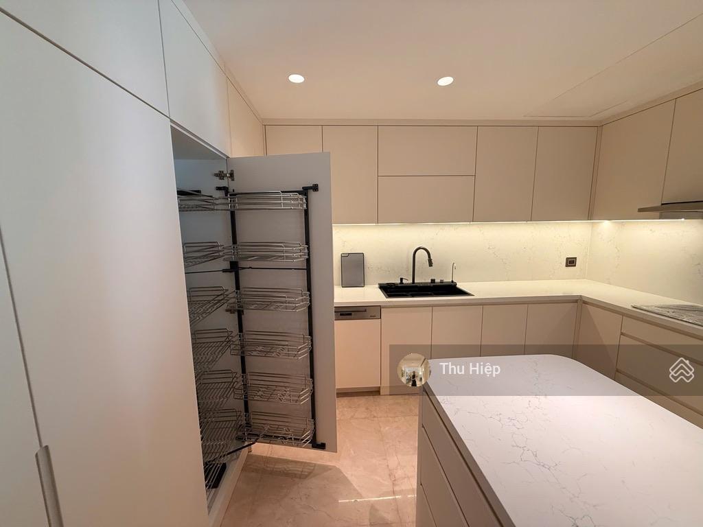 Cho thuê căn hộ the albany, 3pn, 235m2, mới nâng cấp đẹp, giá thuê 160 triệu all in