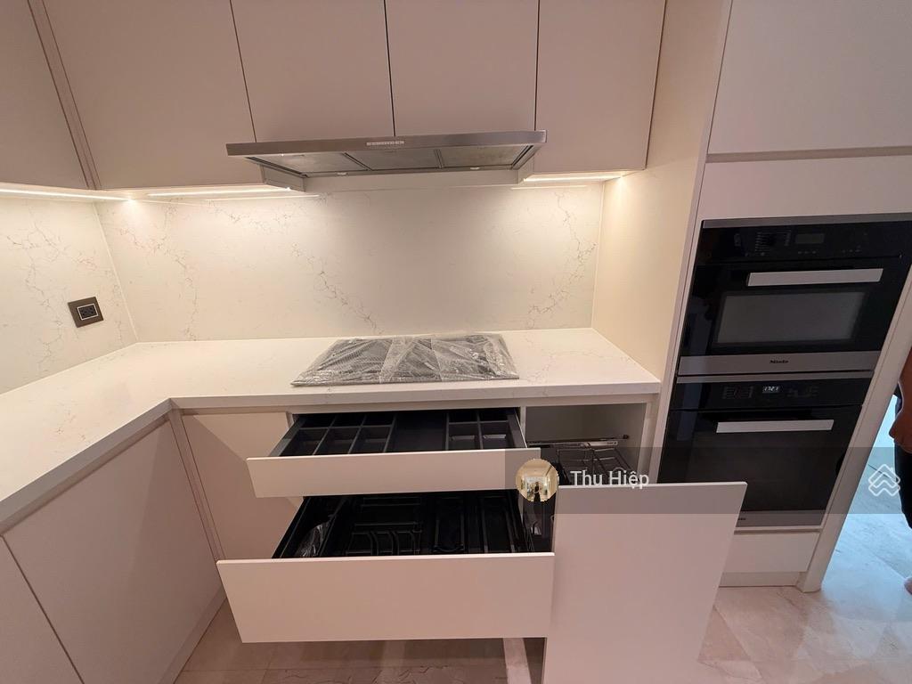 Cho thuê căn hộ the albany, 3pn, 235m2, mới nâng cấp đẹp, giá thuê 160 triệu all in