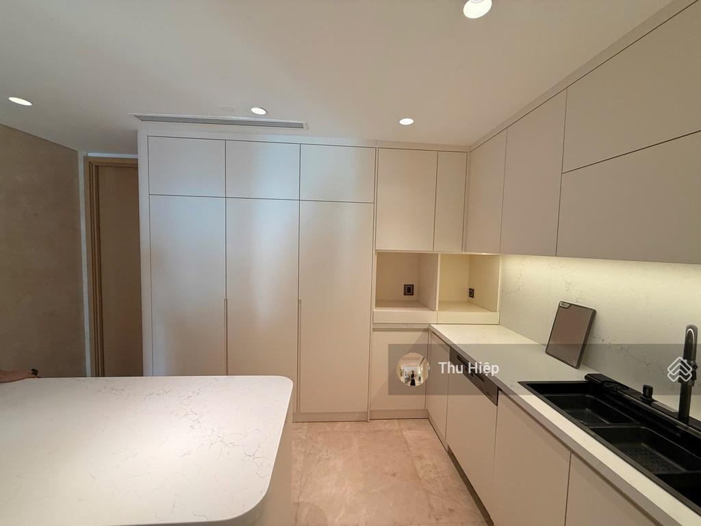 Cho thuê căn hộ the albany, 3pn, 235m2, mới nâng cấp đẹp, giá thuê 160 triệu all in
