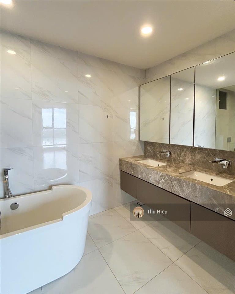 Cho thuê 4 phòng ngủ, q2 thảo điền, 181m2, thang máy riêng, view sông, 120 triệu net/ tháng