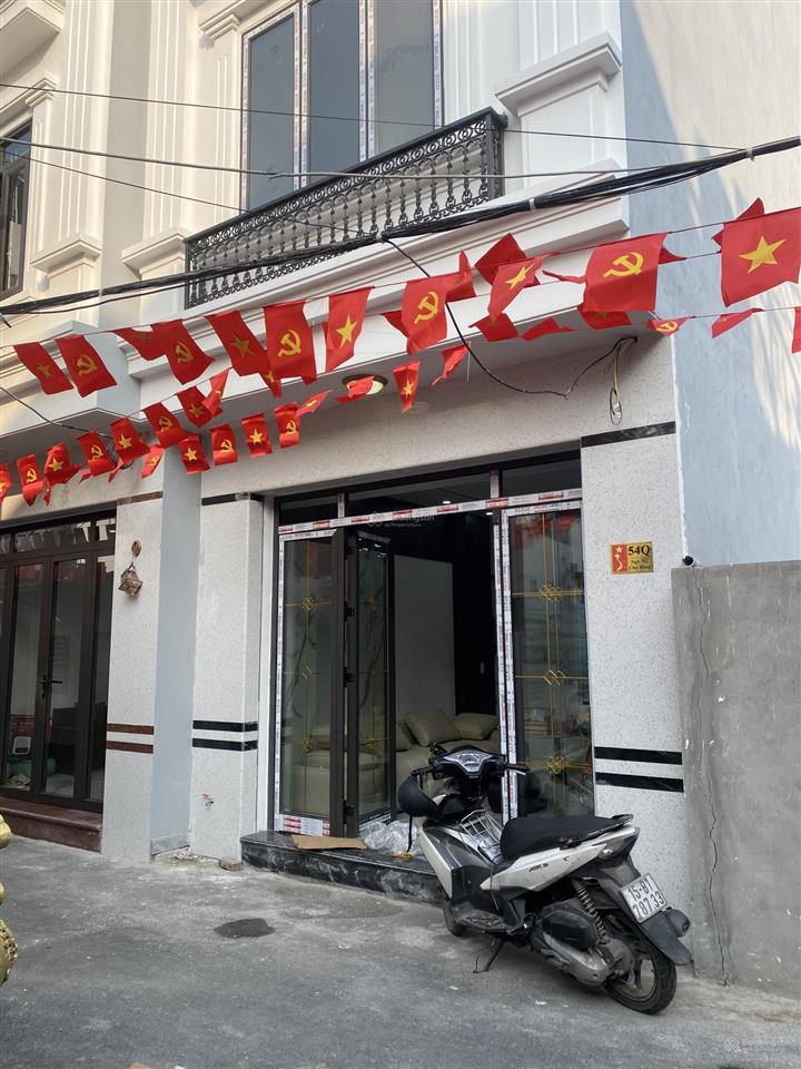 Nhà 4 tầng xây độc lập oto đỗ trước cửa nhà phố hồ sen hơn 5 tỷ