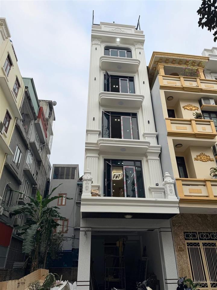 Căn duy nhất 6 tầng full nội thất xây kiểu mới phố lê hồng phong