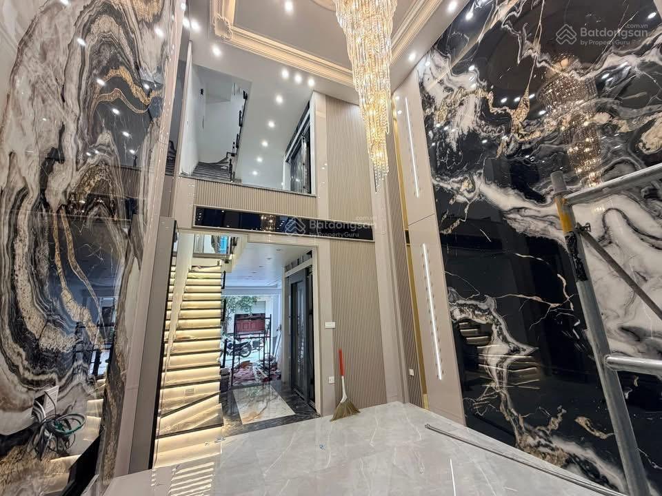 Căn duy nhất 6 tầng full nội thất xây kiểu mới phố lê hồng phong