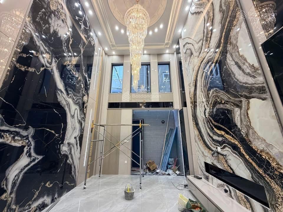 Căn duy nhất 6 tầng full nội thất xây kiểu mới phố lê hồng phong