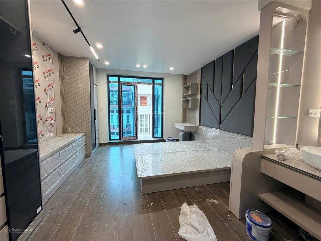 Căn duy nhất 6 tầng full nội thất xây kiểu mới phố lê hồng phong