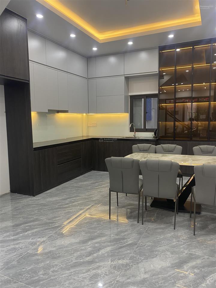 Nhà 4 tầng xây mới oto đỗ cửa phố hồ sen cực rẻ và tiềm năng tăng giá cao