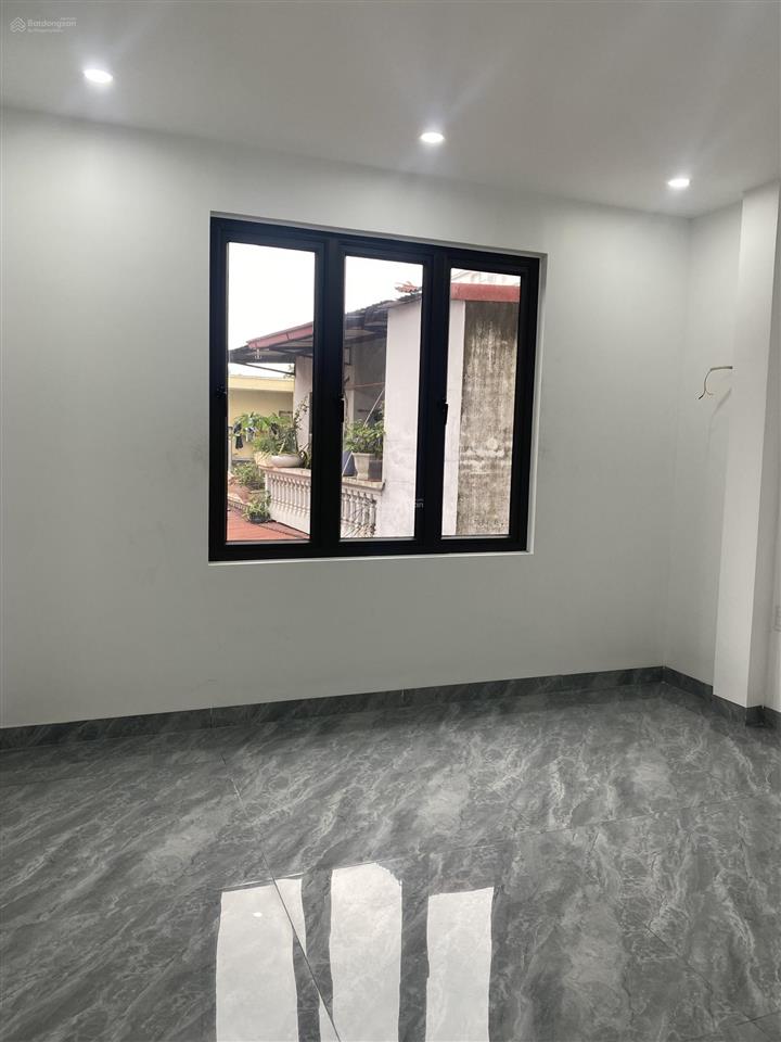 Nhà 4 tầng xây mới oto đỗ cửa phố hồ sen cực rẻ và tiềm năng tăng giá cao