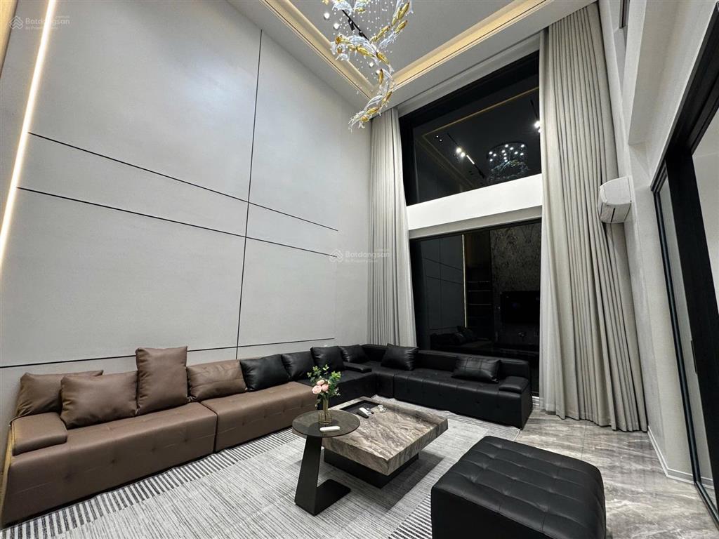 Nhà 5 tầng có thang máy ô tô đỗ cửa phố thiên lôi gần aone kinh doanh mọi thứ