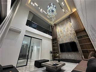 Nhà 5 tầng có thang máy ô tô đỗ cửa phố thiên lôi gần aone kinh doanh mọi thứ