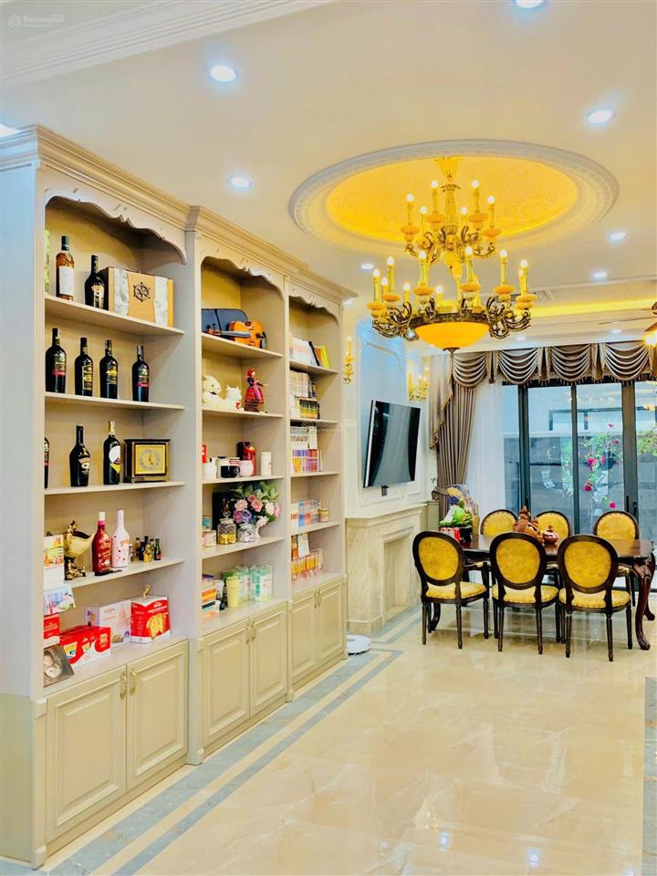 Bán nhà vinmarina hoàn thiện full nội thất,view công viên hồ nước khu đóng