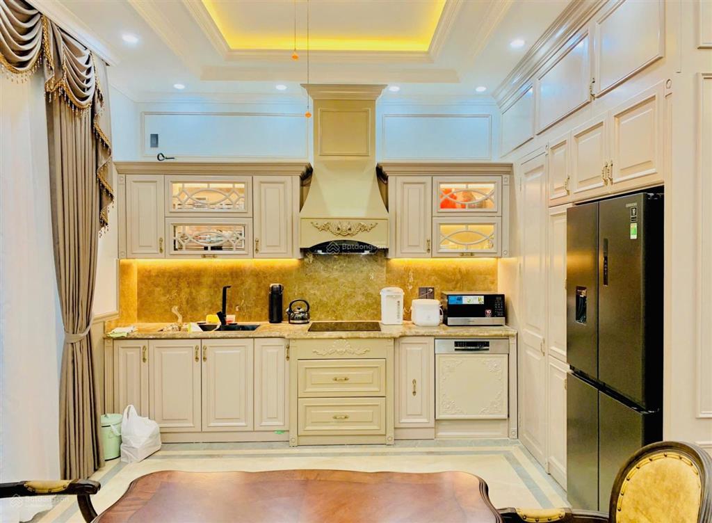 Bán nhà vinmarina hoàn thiện full nội thất,view công viên hồ nước khu đóng